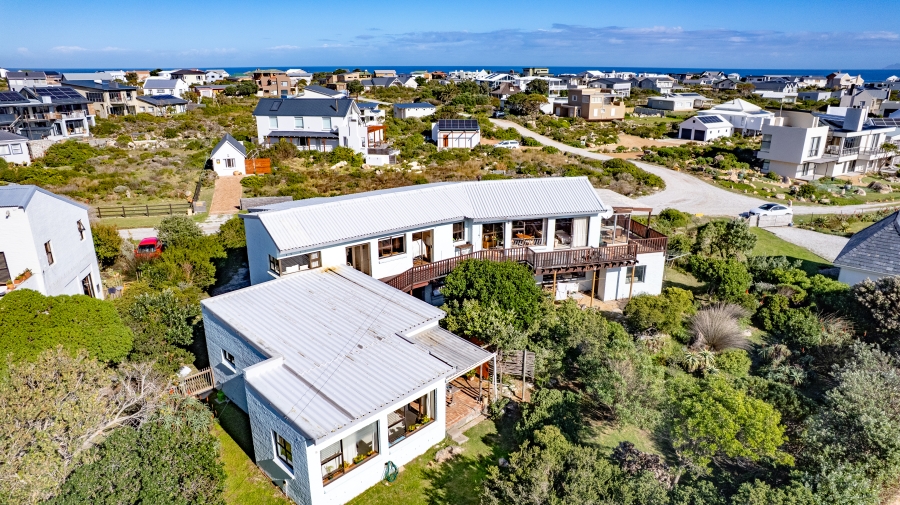 6 Bedroom Property for Sale in Pringle Bay Western Cape